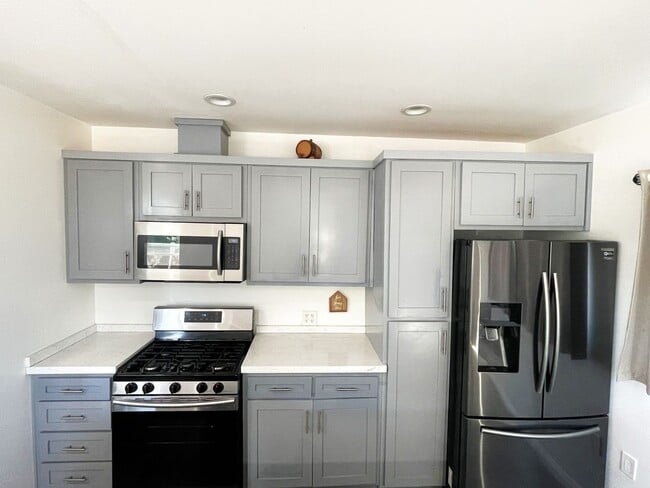 Building Photo - New Price! Modern ADU Rental