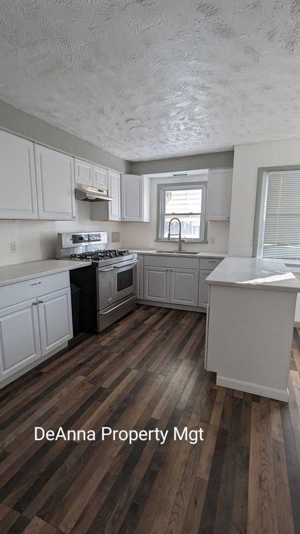 Building Photo - Euclid Single home -3 bedrooms 2 bathrooms