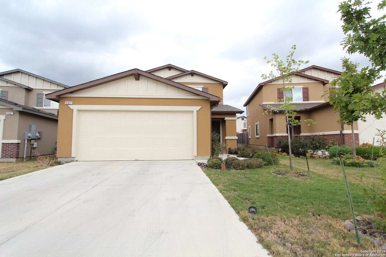 Primary Photo - 10431 Legacy Hl