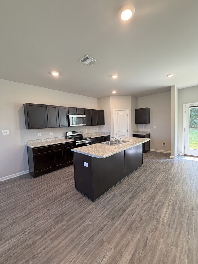 Building Photo - 18317 Fox Hollow Loop