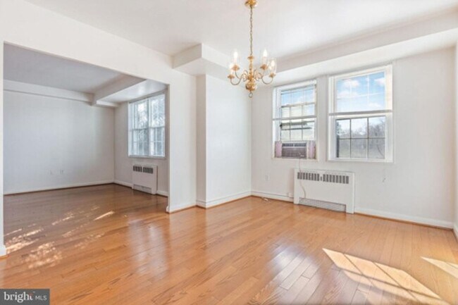 Foto del edificio - Spacious Tuscany/Canterbury 1bd/1ba Condo with W/D! Available 8/14