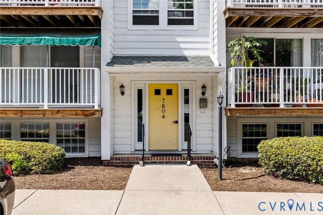 Foto del edificio - 7604 Roscommon Ct
