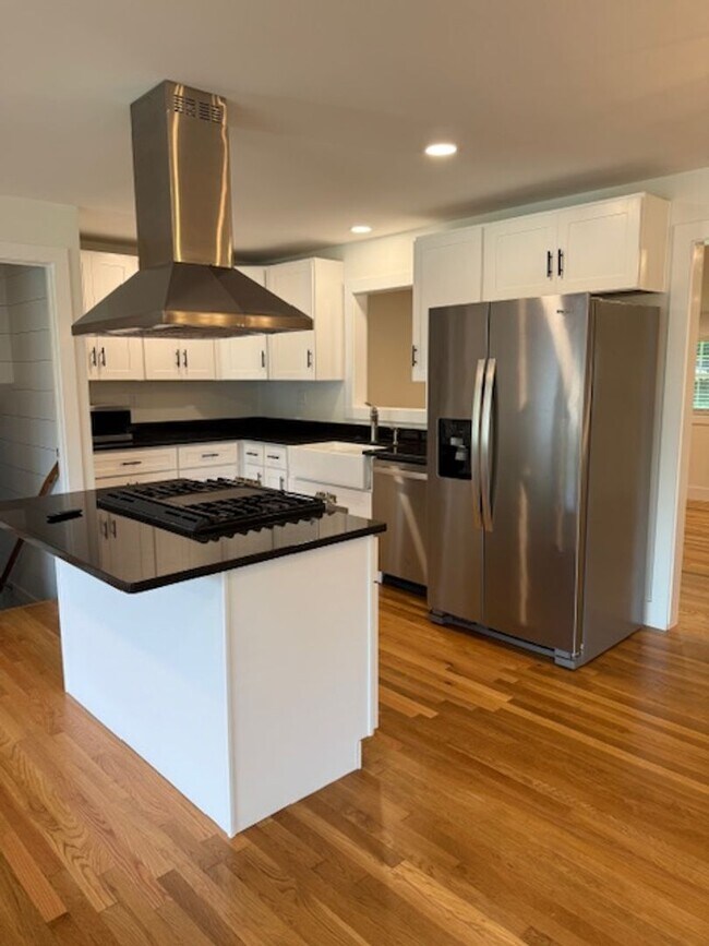Foto del edificio - Beautiful remodeled home