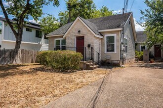 Building Photo - 937 E 52nd St Building Photo - 937 E 52nd St