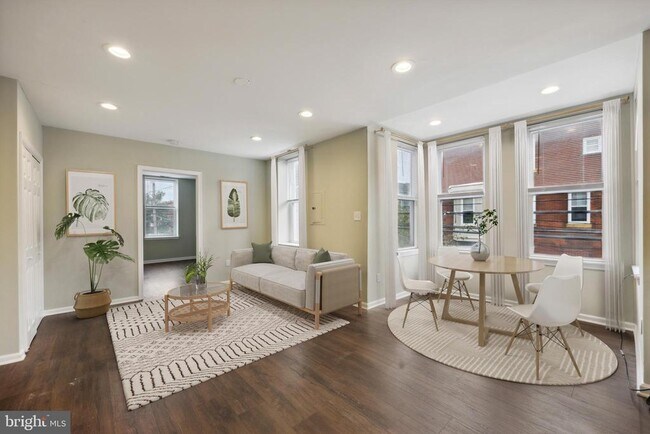 Foto del edificio - 2334 Brown St