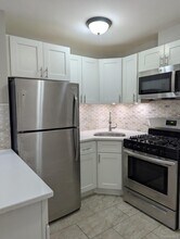 Building Photo - 11A Hemlock Dr