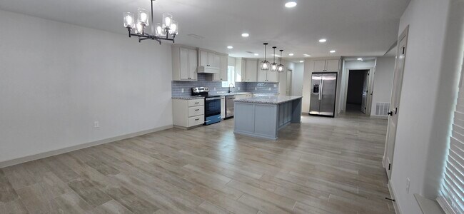 Foto del edificio - 3809 Buddy Owens Blvd