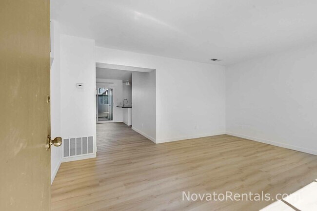 Building Photo - 116B Oliva Ct