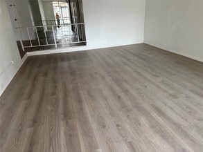 Building Photo - 3710 Inverrary Dr