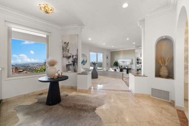 Building Photo - Custom Del Cerro Home with Views