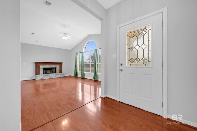 Foto del edificio - 9785 Terrace Dr