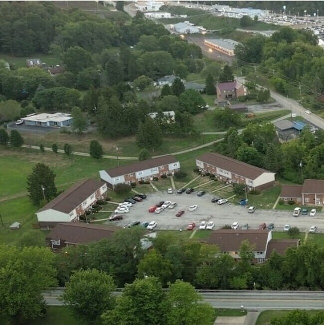 Slate Creek Apartments & Townhomes Apartments in Greensburg, PA