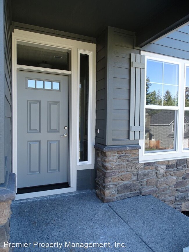 Building Photo - 3 br, 2.5 bath House - 4121 NE Tacoma Ct