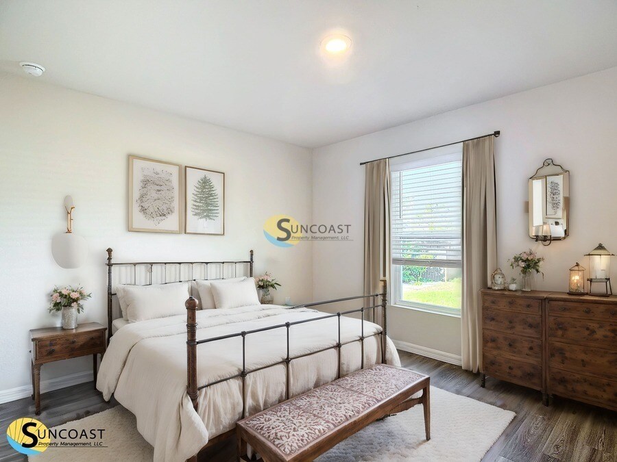 Foto principal - 5994 E Willow St