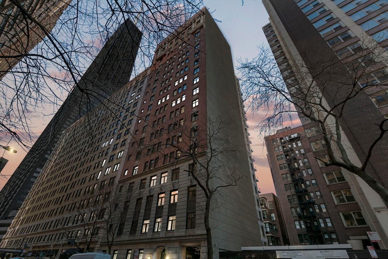 Foto principal - 222 E Chestnut St