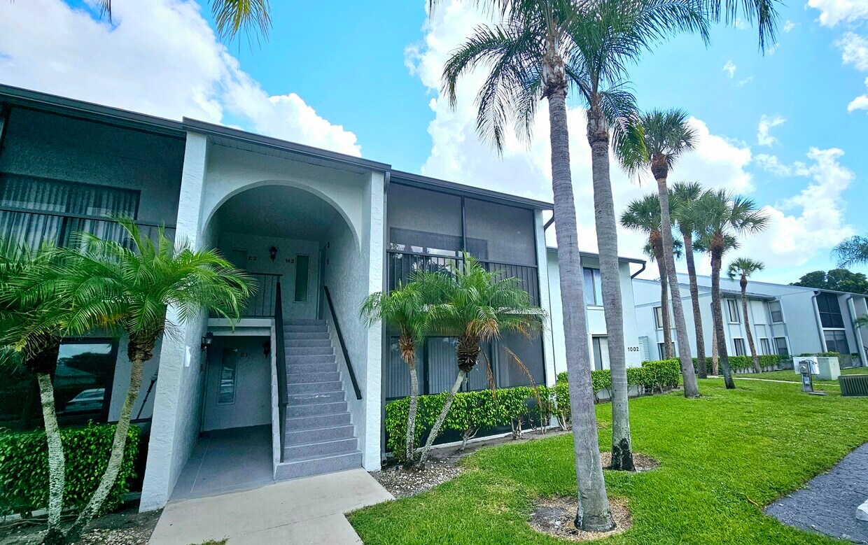 Foto principal - 1002 Green Pine Blvd
