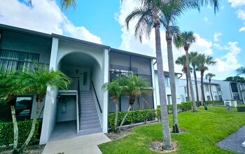 Building Photo - 1002 Green Pine Blvd