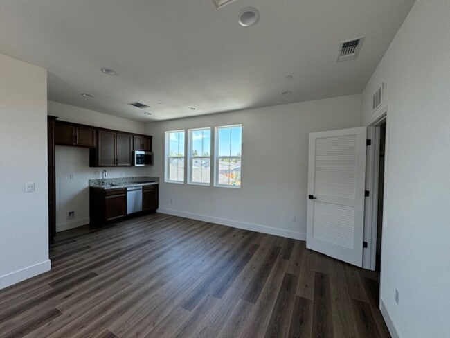 Building Photo - Brand New Studio Available Now!  1/2 off 1st Month's Rent!