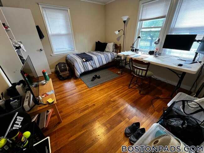 Foto del edificio - 60 Buzzell Ln