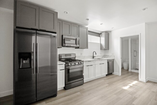 Foto del edificio - 1023 Tremont St