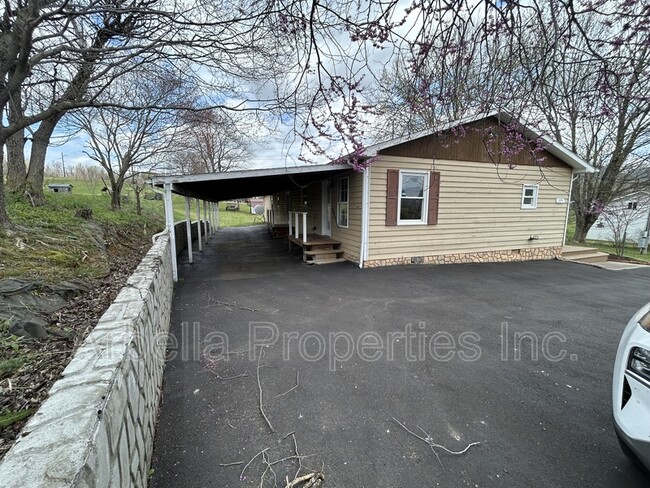 Building Photo - 295 Arrowood Rd