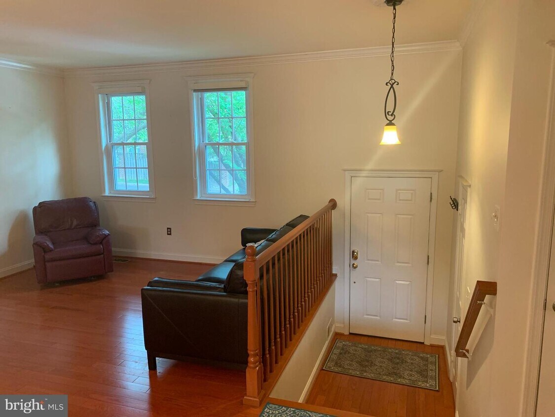 10147 Valentino Dr, Oakton, VA 22124 Townhome Rentals in Oakton VA