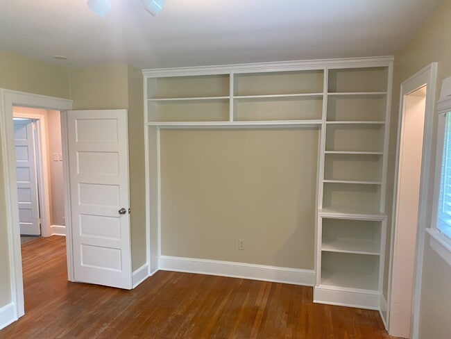 Building Photo - 113 Pineland Cir