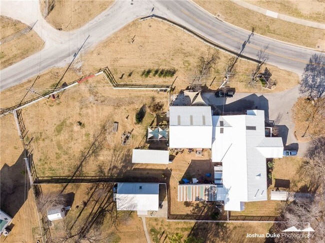 Foto del edificio - 2175 N Stone Chapel Ln
