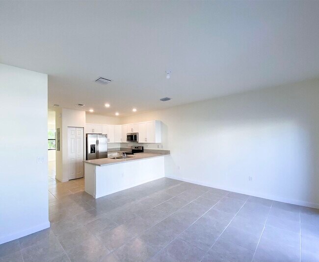 Foto del edificio - 10402 W 33rd Ct