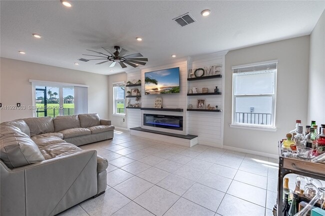 Building Photo - 10609 SW Vasari Way