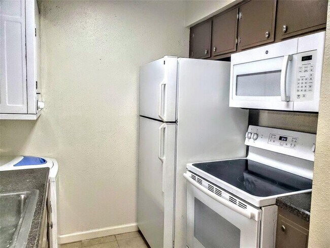 Foto del edificio - 13151 Walden Rd