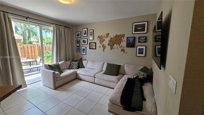 Foto del edificio - 5658 NW 113th Ave