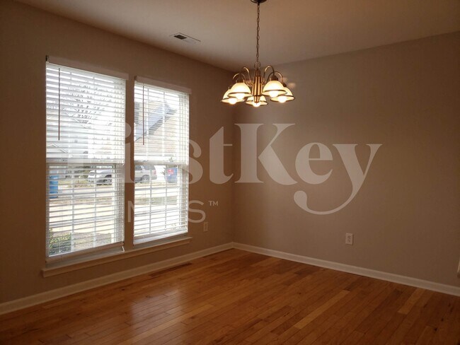Foto del edificio - 6632 Courtland St
