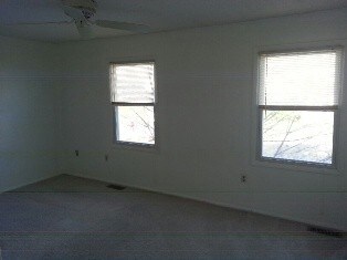 Building Photo - 2099 Lake Grove Ln