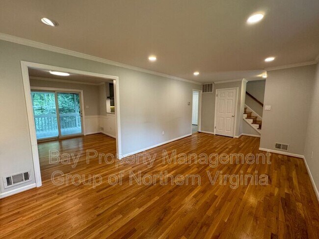 Foto del edificio - 5406 Gainsborough Dr