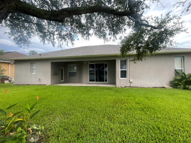 Foto del edificio - 1812 Crown Hill Blvd