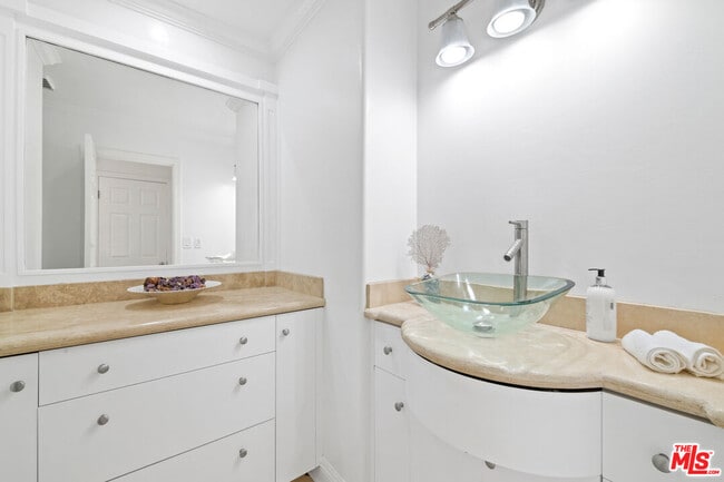 Foto del edificio - 2461 Jupiter Dr