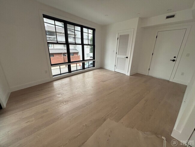 Foto del edificio - 36 Colborne Rd