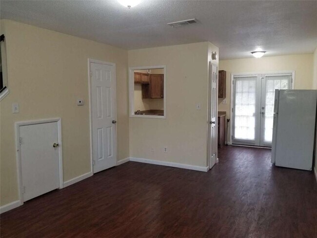 Building Photo - 100 Chalfont Dr