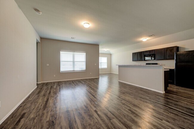Foto del edificio - Beautiful 4BD/2BTH with a 2 car garage in Sienna Ridge Community