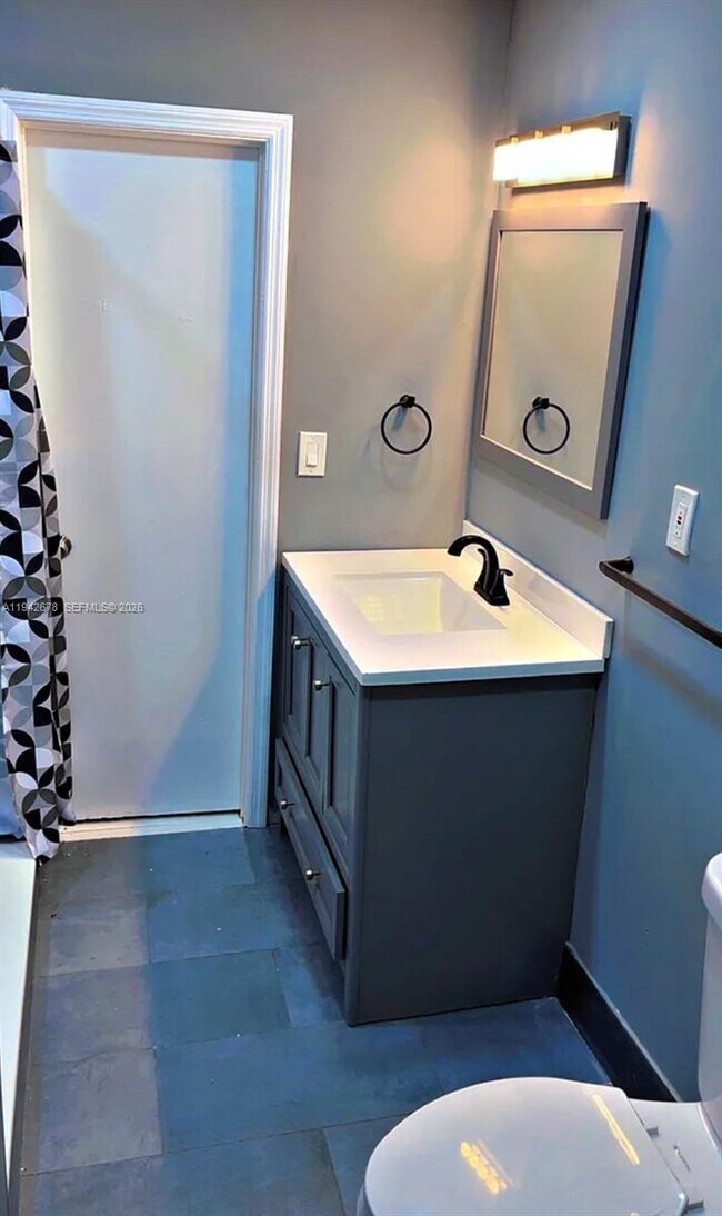 Foto del edificio - 5181 NE 16th Ave