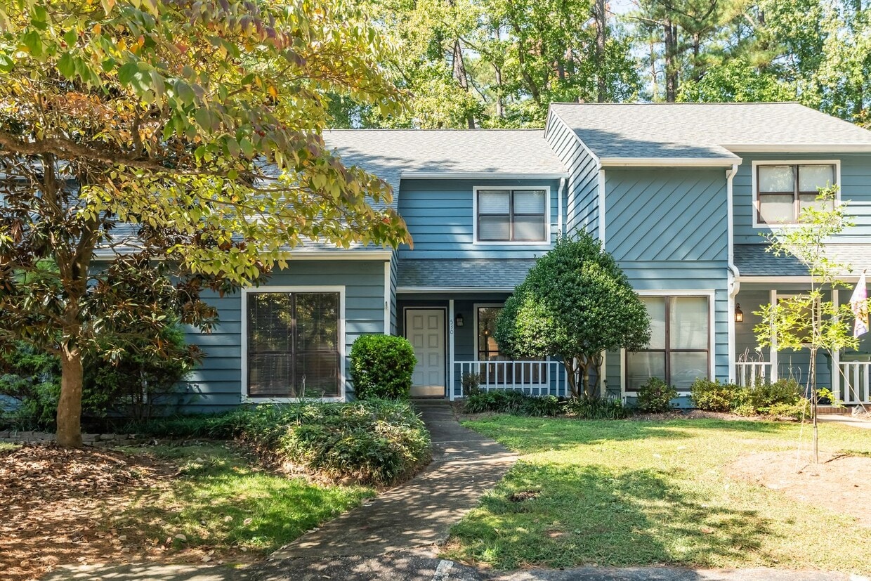 Foto principal - 3-Bedroom Townhouse in the Heart of Cary
