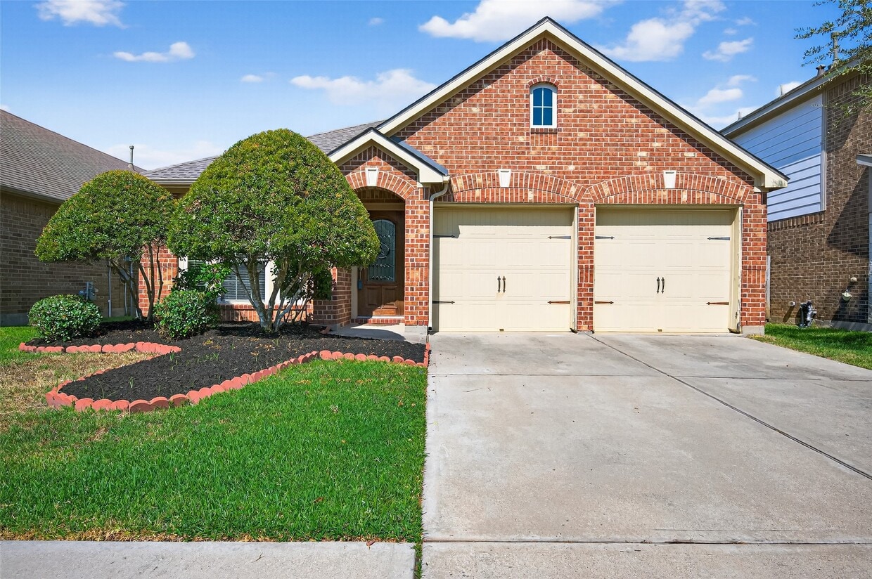 Primary Photo - 26510 Pernod Oaks Dr