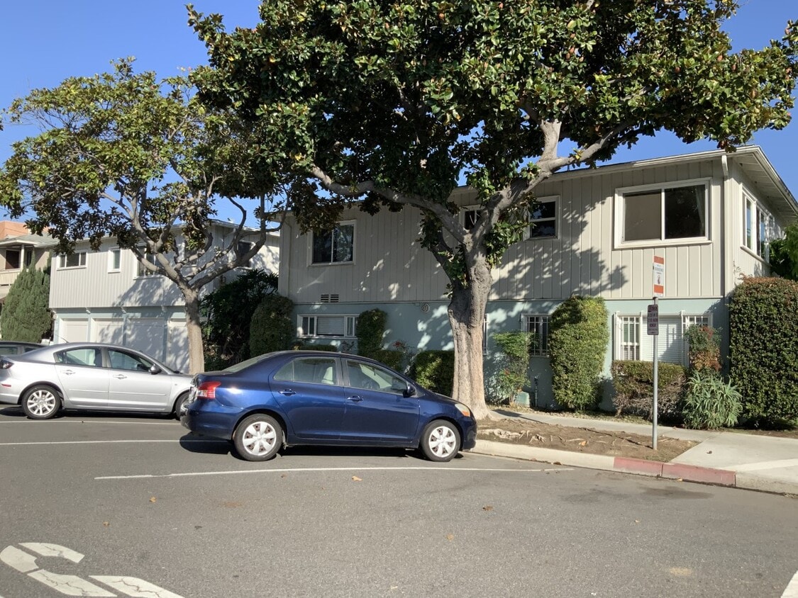 Primary Photo - 100 Esperanza Ave