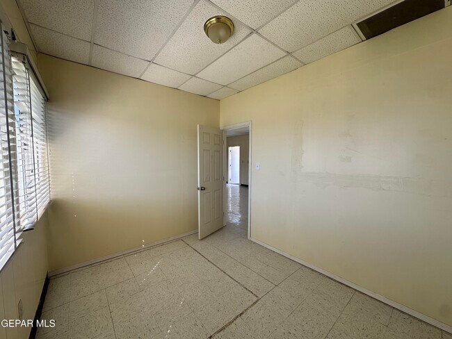 Foto del edificio - 6800 1st St