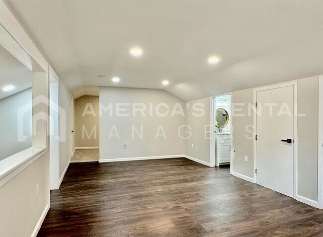 Foto del edificio - Newly renovated 1 bed / 1 bath home! DEPOS...