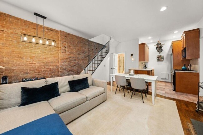 Building Photo - 2 bedroom in New York NY 10023