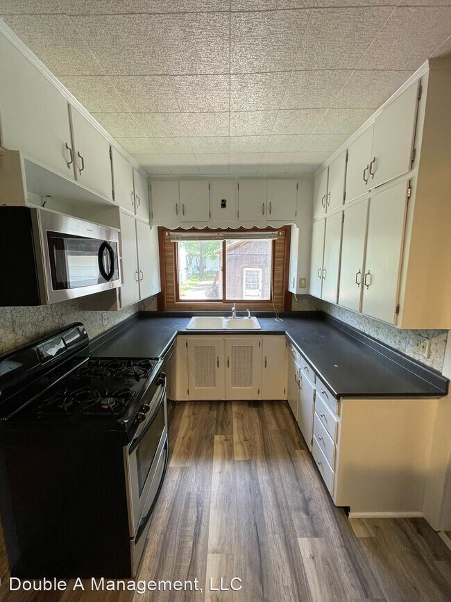 Foto del edificio - 5 br, 1.5 bath House - 319 Summit Ave.