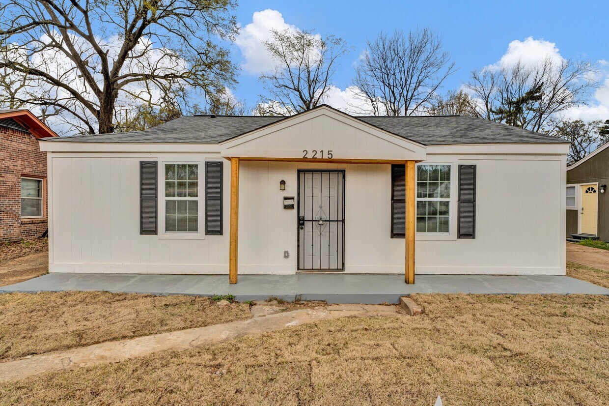 Photo - 2215 Pratt St