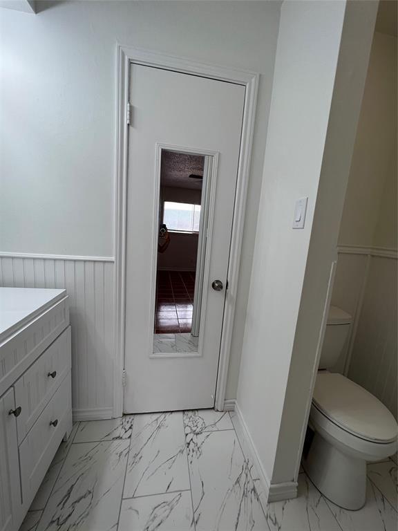 Foto del edificio - 1104 W Tri Oaks Ln